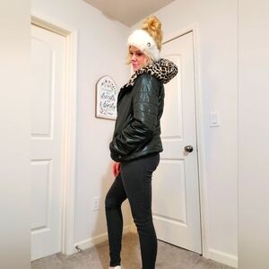 ♥️Sale On Winter Cheetah Print/Green Reversible Size L with Faux Fur lining.